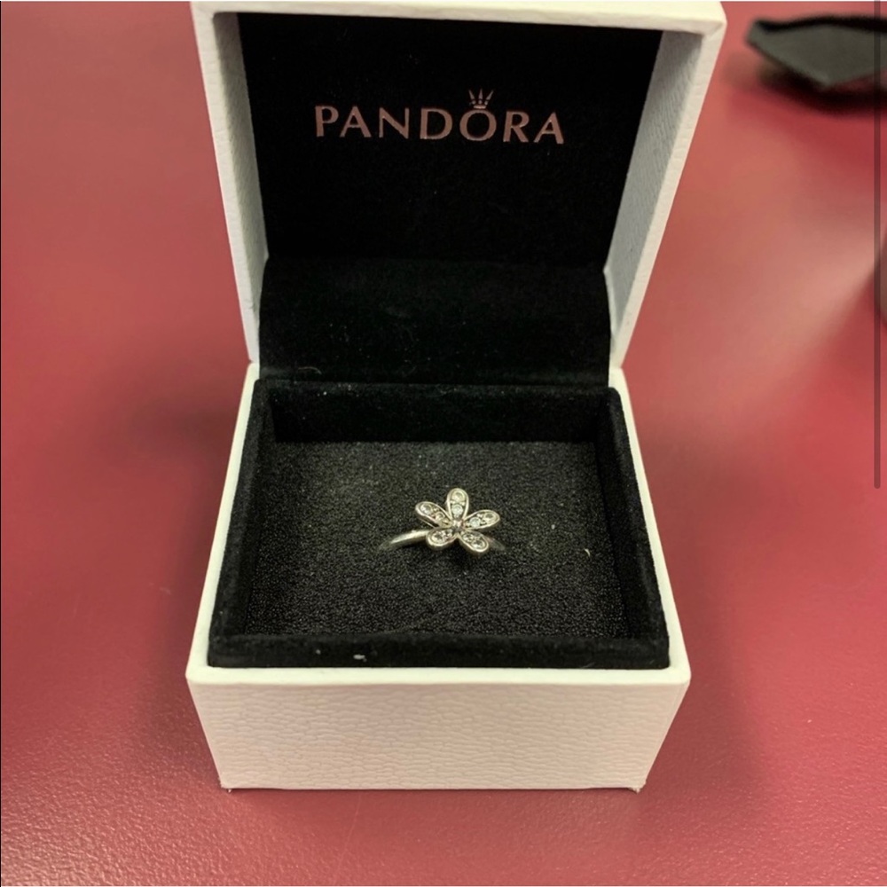 Dazzling Daisy Pandora ring